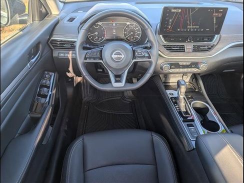 Used 2025 Nissan Altima 2.5 SL image 8