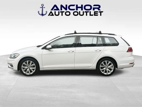 Used 2019 Volkswagen Golf SE image 5