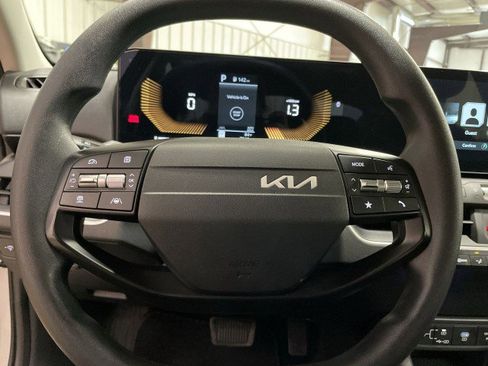 Used 2025 Kia K4 FWD image 16