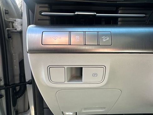 Used 2025 Hyundai Kona SEL image 25