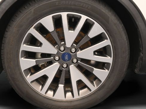 Used 2020 Ford Escape Titanium w/ Titanium Premium Package 2.0 FWD image 10