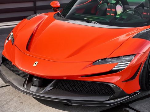 Used 2022 Ferrari SF90 Spider image 7