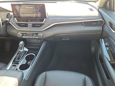 Used 2025 Nissan Altima 2.5 SL image 12