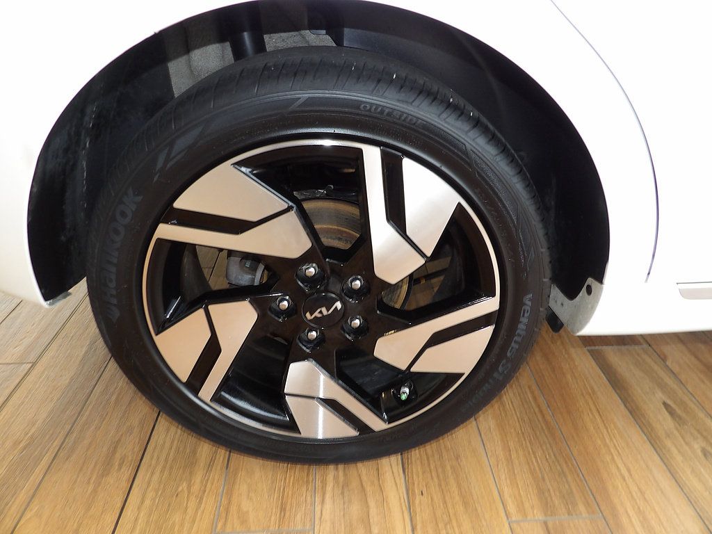 Used 2023 Kia Soul GT-Line FWD image 5