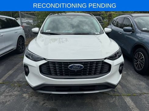 Used 2025 Ford Escape SE w/ PHEV Premium Package FWD image 1
