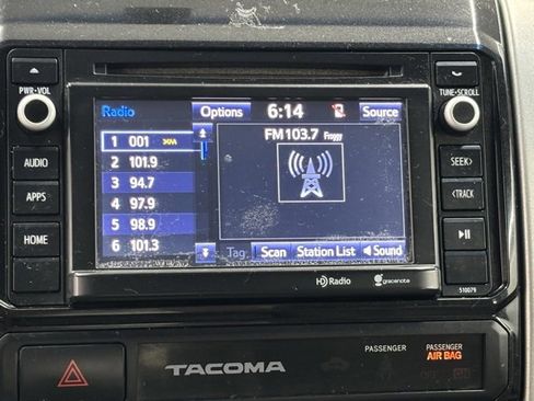 Used 2015 Toyota Tacoma 4x4 Access Cab image 23