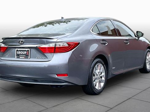 Used 2014 Lexus ES 300h w/ Luxury Package w/Bamboo Trim FWD image 12