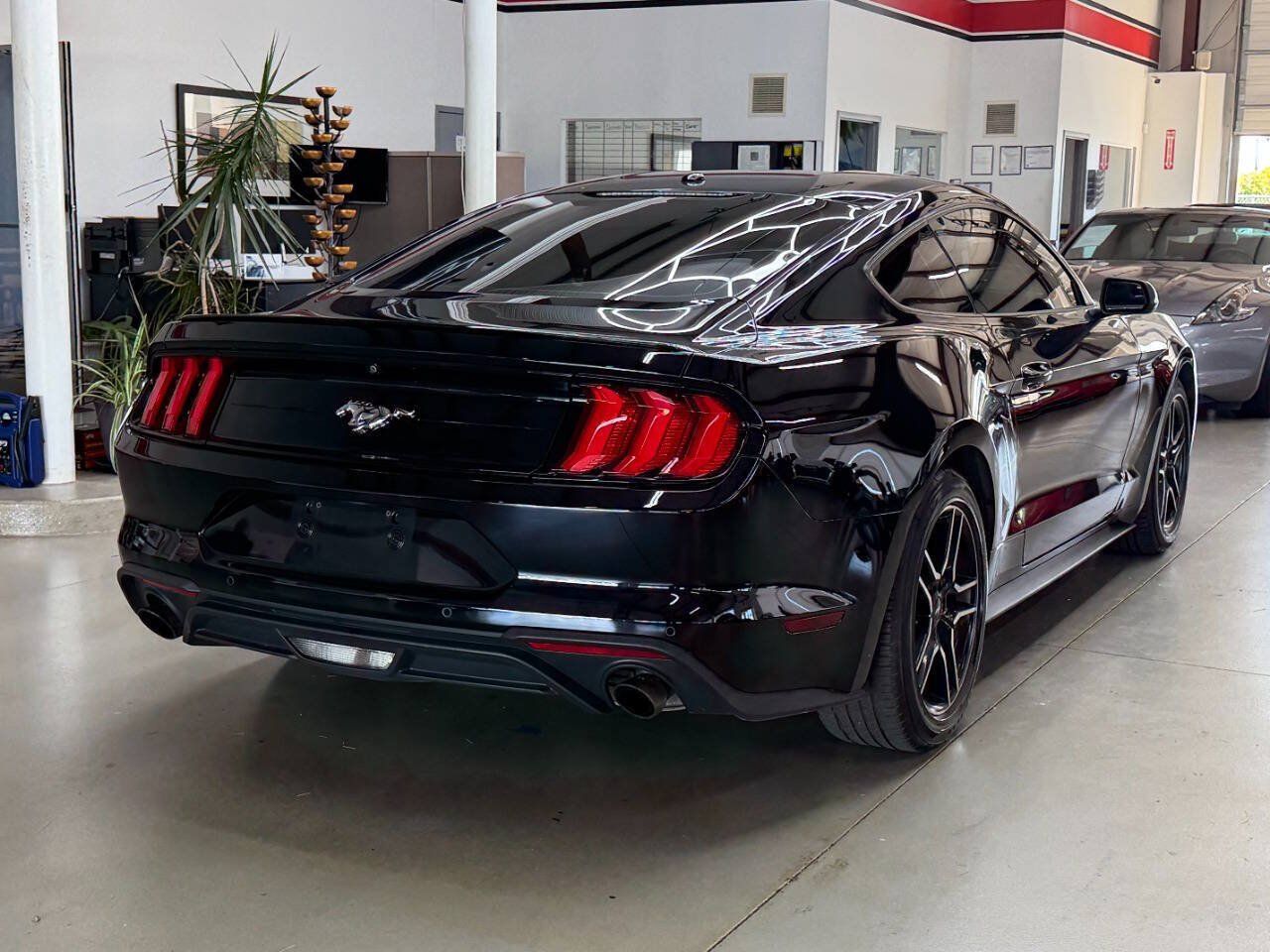 Used 2018 Ford Mustang Coupe w/ Equipment Group 101A RWD image 2