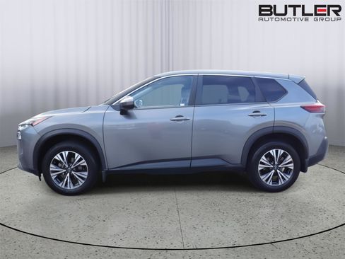 Used 2023 Nissan Rogue SV FWD image 3