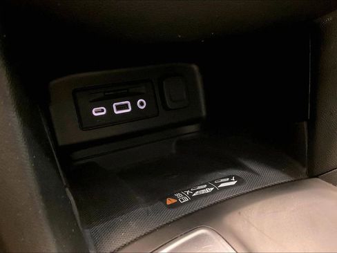 Used 2021 Chevrolet Equinox Premier FWD image 18