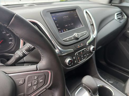 Used 2023 Chevrolet Equinox LT FWD image 9