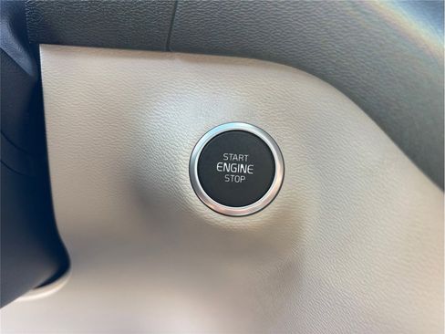 Used 2020 Volvo XC40 T5 Inscription w/ Protection Package image 28