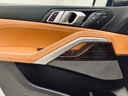 Used 2023 BMW X6 xDrive40i w/ Executive Package image 32