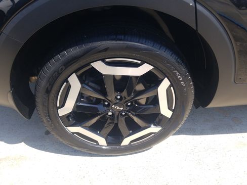 Used 2023 Kia Telluride EX w/ EX Captain's Chair Package FWD image 24