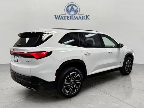 Used 2025 Buick Enclave Sport Touring image 5