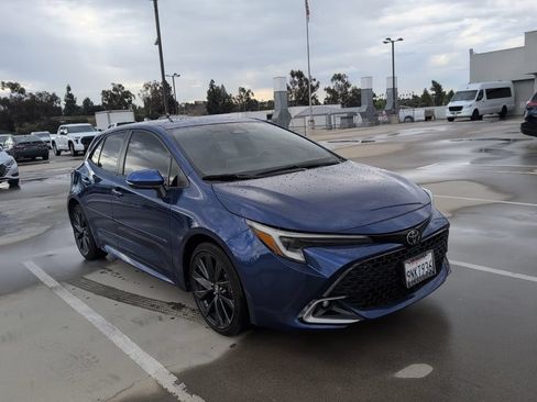 Used 2025 Toyota Corolla XSE FWD image 3