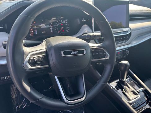 Used 2025 Jeep Compass Limited AWD/4WD image 28
