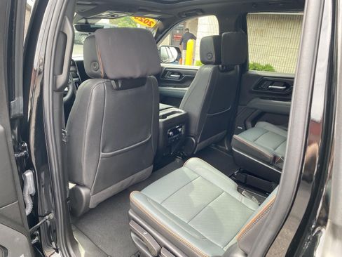 Certified 2025 GMC Yukon XL AT4 w/ AT4 Premium Plus Package AWD/4WD image 30