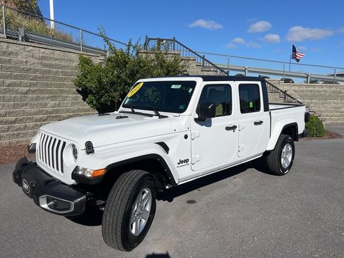 Used 2022 Jeep Gladiator Sport image 27