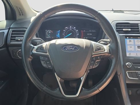 Used 2018 Ford Fusion SE w/ Equipment Group 201A FWD image 9