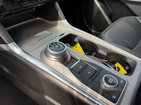 Used 2021 Ford Explorer Limited AWD/4WD image 22