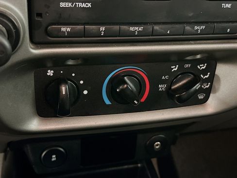 Used 2011 Ford Ranger XLT image 22