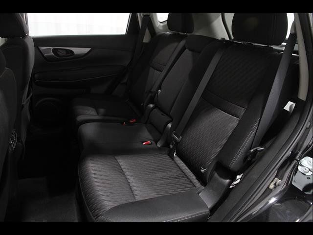 Used 2019 Nissan Rogue S AWD/4WD image 18