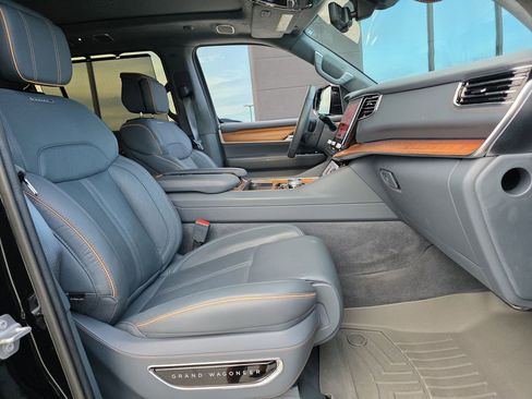 Used 2022 Jeep Grand Wagoneer Series II w/ Premium Group II image 28