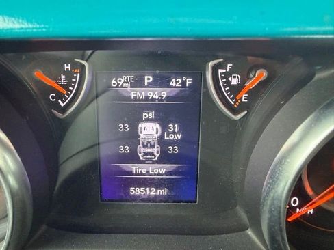 Used 2019 Jeep Wrangler Sport image 15