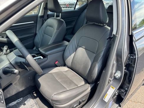 Used 2025 Nissan Altima 2.5 SR w/ SR Premium Package AWD/4WD image 10