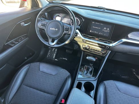 Certified 2022 Kia Niro LXS image 13