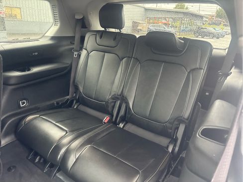 Used 2023 Jeep Grand Cherokee L Limited AWD/4WD image 12