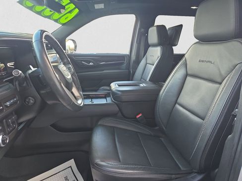 Used 2023 GMC Yukon XL Denali w/ Denali Reserve Package image 10