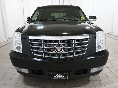 Used 2009 Cadillac Escalade AWD image 16