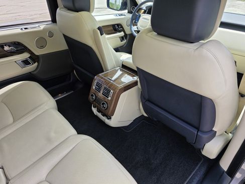 Used 2019 Land Rover Range Rover Long Wheelbase Supercharged image 25