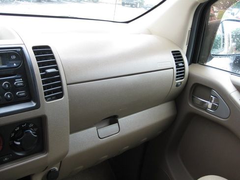 Used 2005 Nissan Frontier SE w/ (P01) Power Pkg RWD image 20