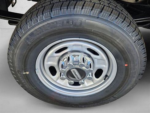 New 2026 Ford F250 XL w/ XL Chrome Package image 10