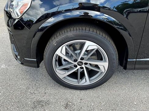 New 2025 Audi Q3 2.0T Premium image 13