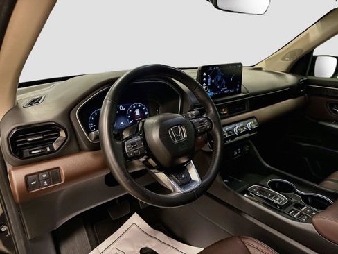 Used 2024 Honda Pilot Elite image 9
