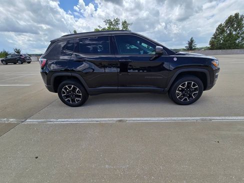 Used 2019 Jeep Compass Trailhawk w/ Cold Weather Group AWD/4WD image 9
