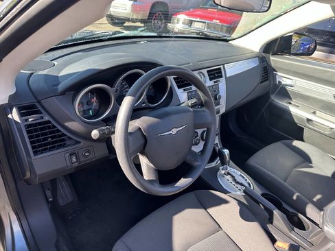 Used 2010 Chrysler Sebring Touring image 15