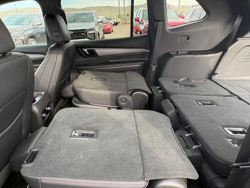 Used 2026 Buick Enclave Preferred AWD/4WD image 37