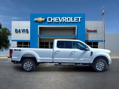 Used 2017 Ford F350 XLT w/ XLT Premium Package AWD/4WD image 2