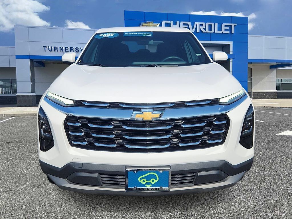 Certified 2026 Chevrolet Equinox LT FWD image 2