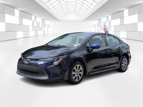 Used 2020 Toyota Corolla LE image 3