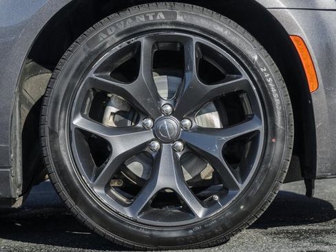 Used 2023 Chrysler 300 S image 28