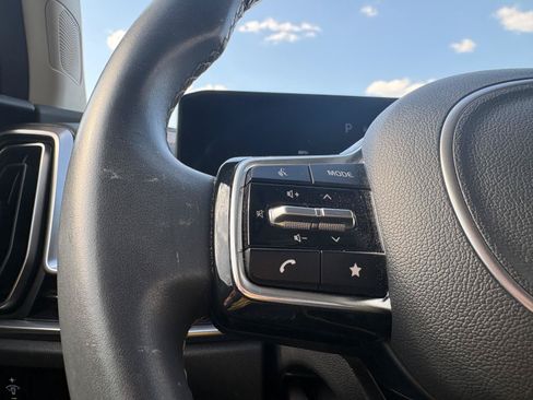Used 2025 Kia Sorento S w/ Panoramic Sunroof Package FWD image 38
