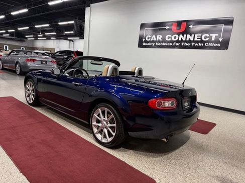 Used 2011 MAZDA MX-5 Miata Grand Touring RWD image 19