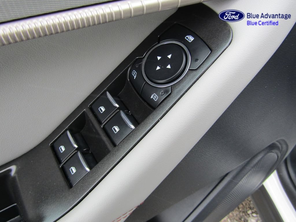 Used 2025 Ford Explorer Active AWD/4WD image 27