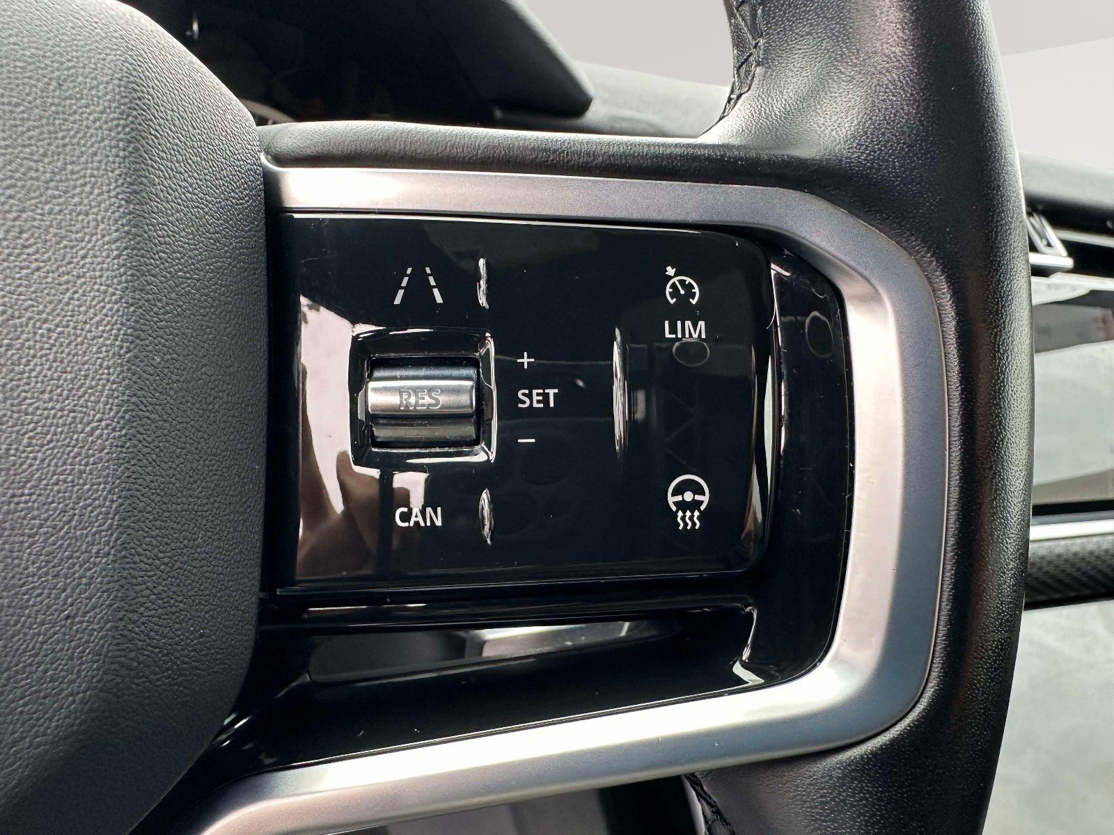 Used 2022 Land Rover Range Rover Velar S AWD/4WD image 15